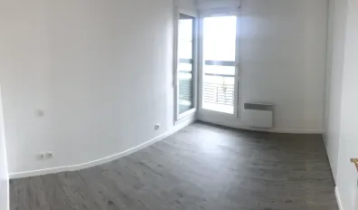 Location Saint-Cyr-l'École Appartement 04106144