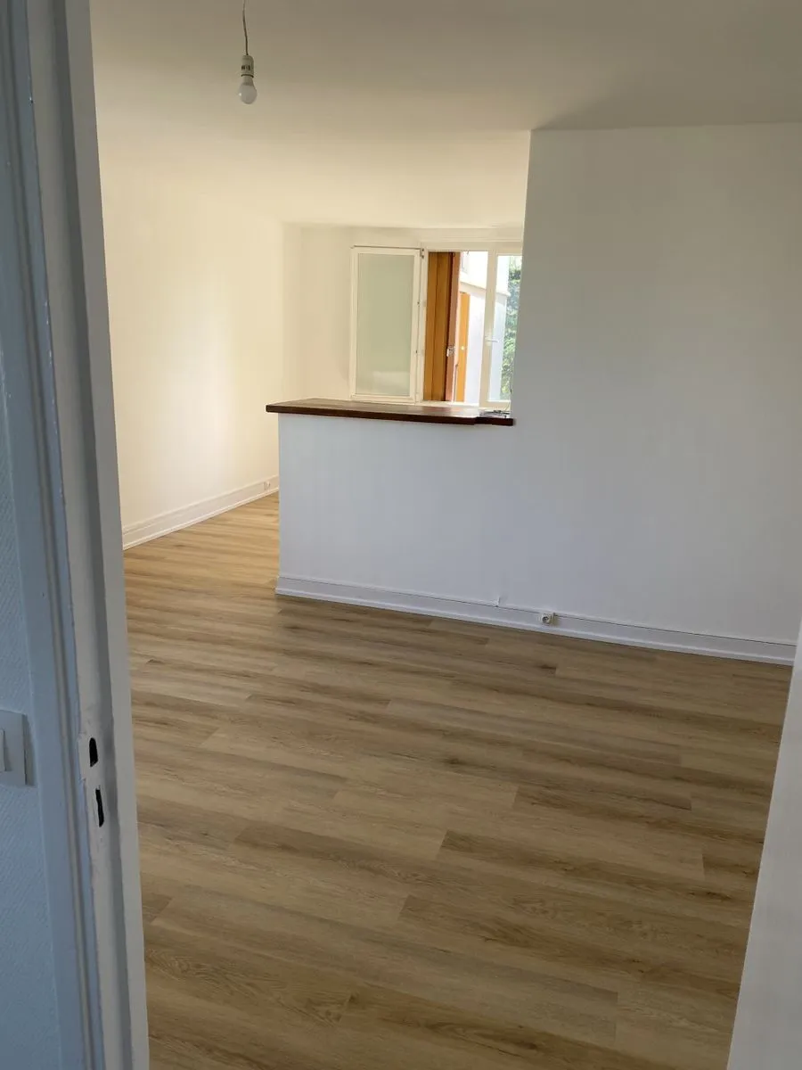 Location Ivry-sur-Seine Appartement 080fe3f1