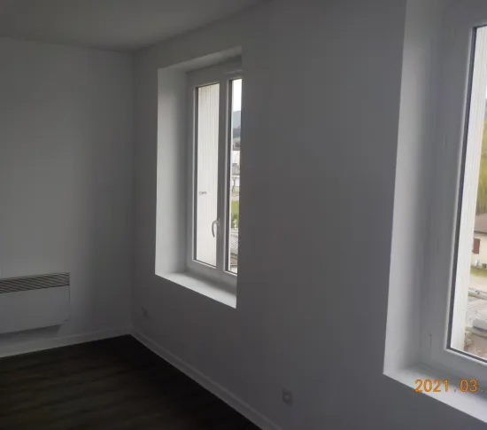 Location Le Chambon-Feugerolles Appartement 243184af