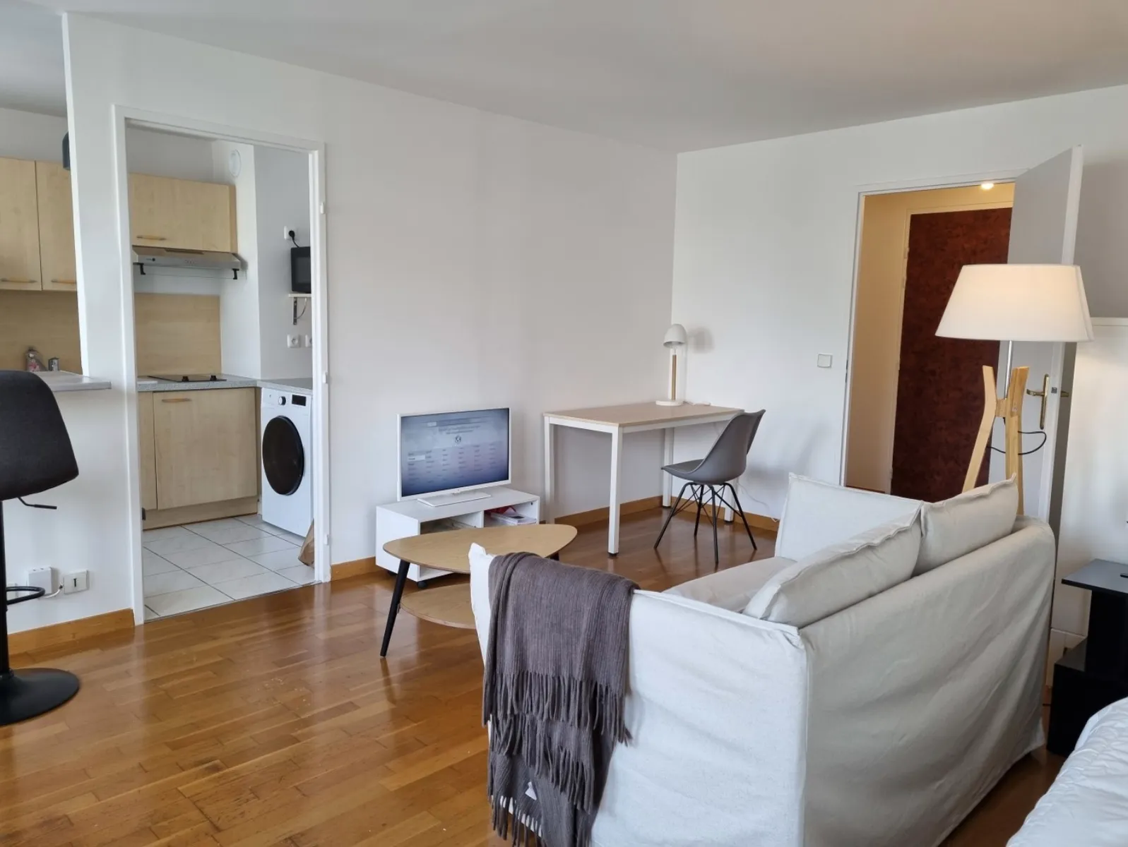 Location Courbevoie Appartement 501feed8