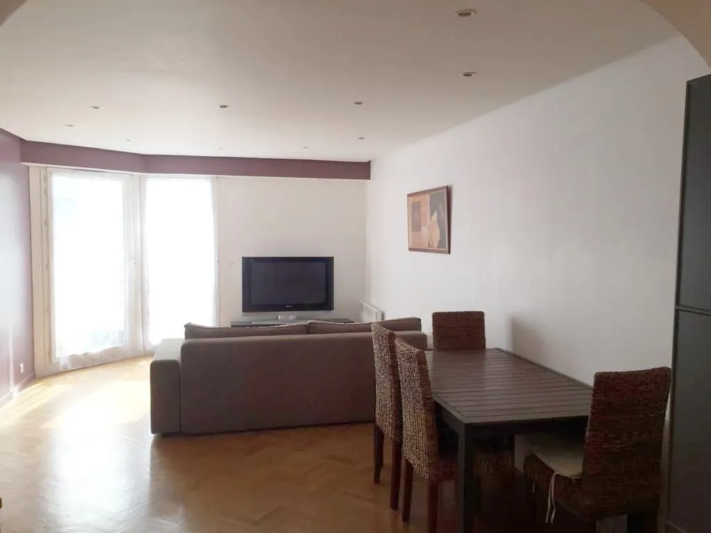 Location Courbevoie Appartement 5545b1e3