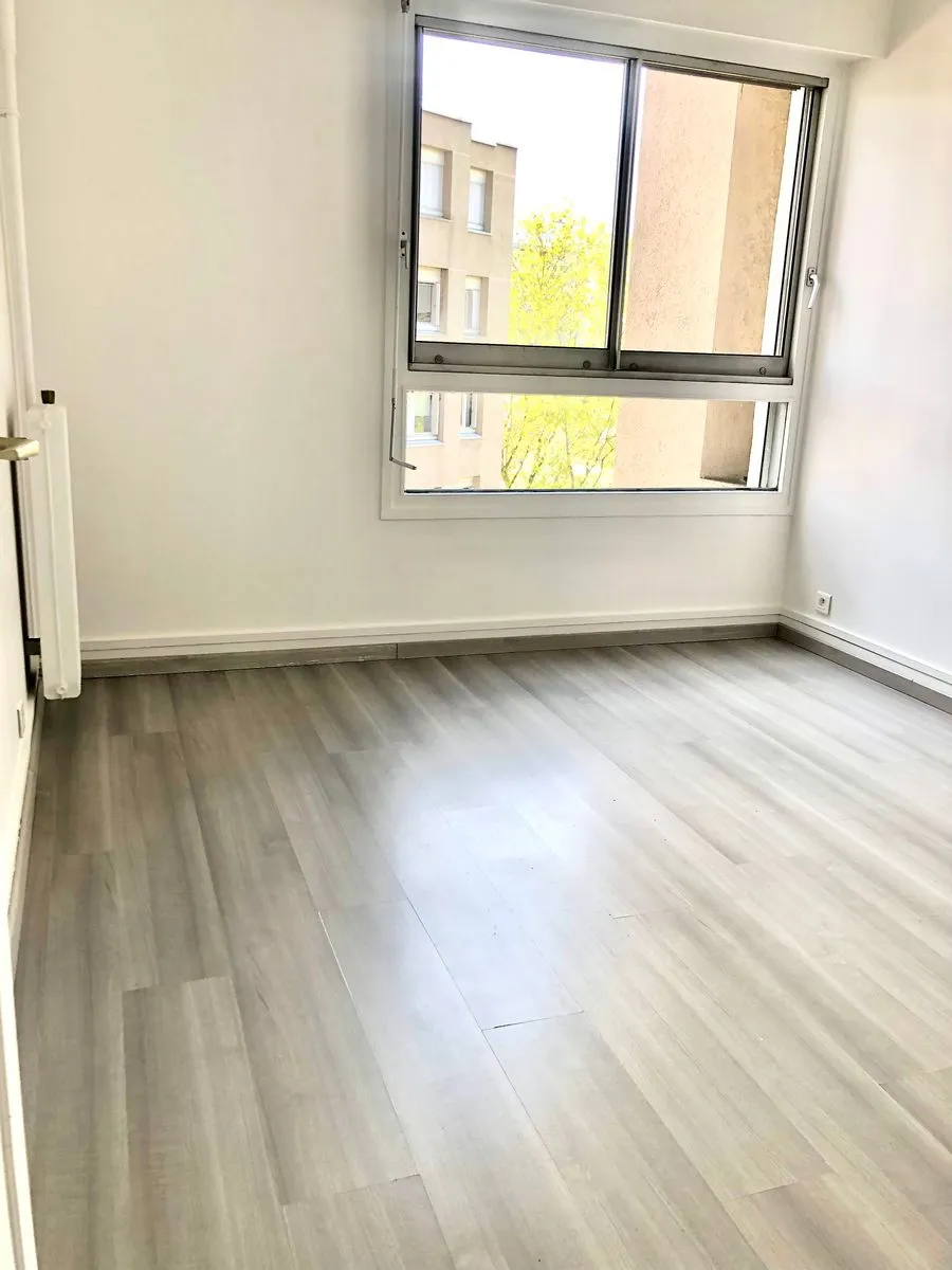 Location Courbevoie Appartement 5c1a8f3f