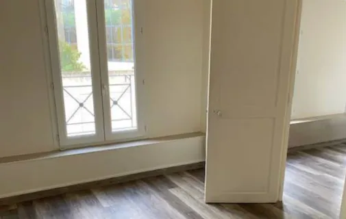 Location Ivry-sur-Seine Appartement 629f8a23