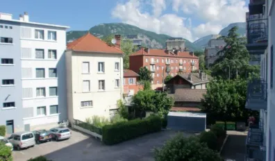 Location Saint-Martin-d'Hères Appartement 66a667d0