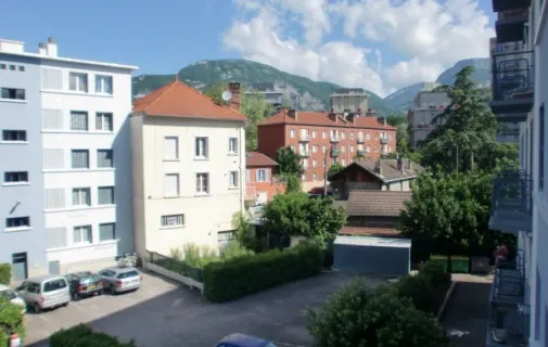 Location Saint-Martin-d'Hères Appartement 66a667d0