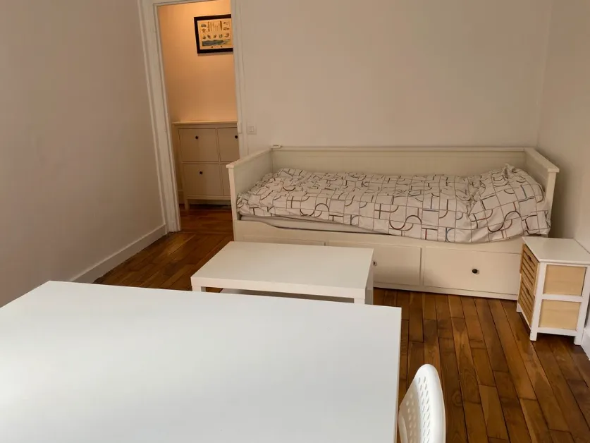 Location Issy-les-Moulineaux Appartement 66a8dbec58c1