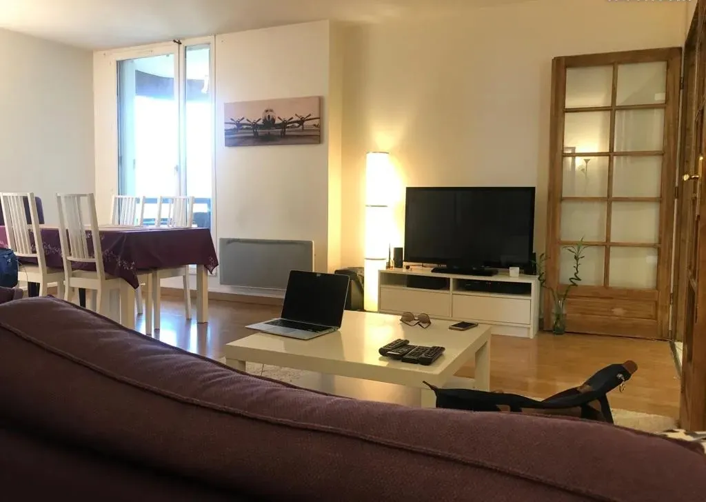 Location Asnières-sur-Seine Appartement 66ed54a9f1f2