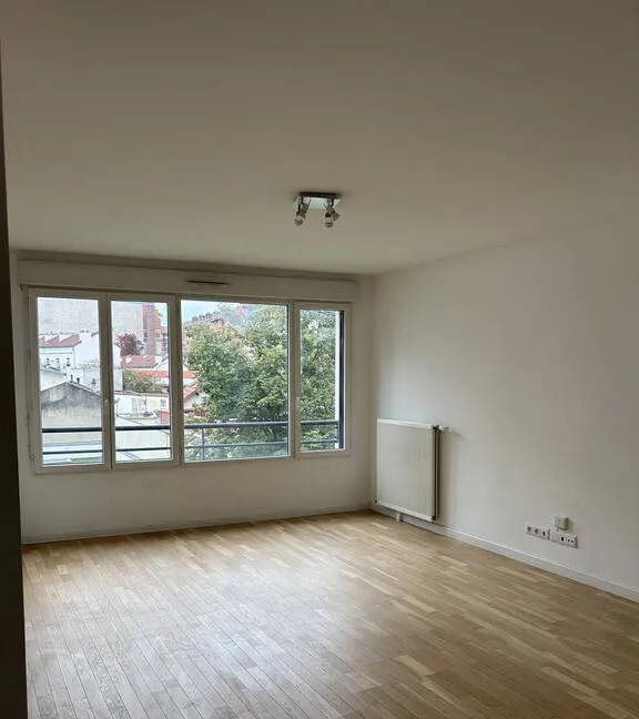 Location Ivry-sur-Seine Appartement 66ffb15d8ba2