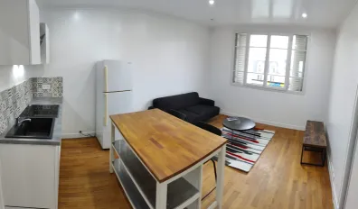 Location Suresnes Appartement 672e5b167490