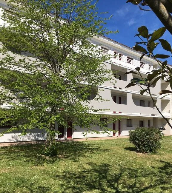 Location Aix-en-Provence Appartement 6734a39241df