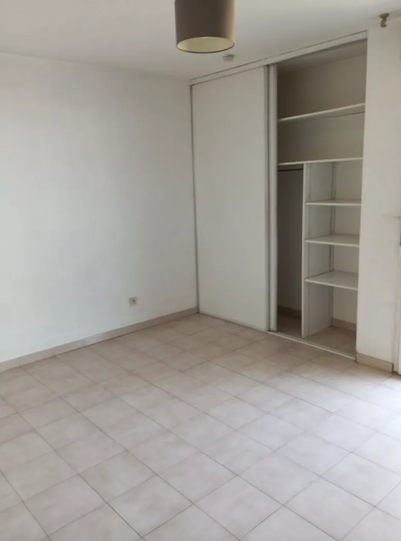 Location Marseille Appartement 6749b6ef8443