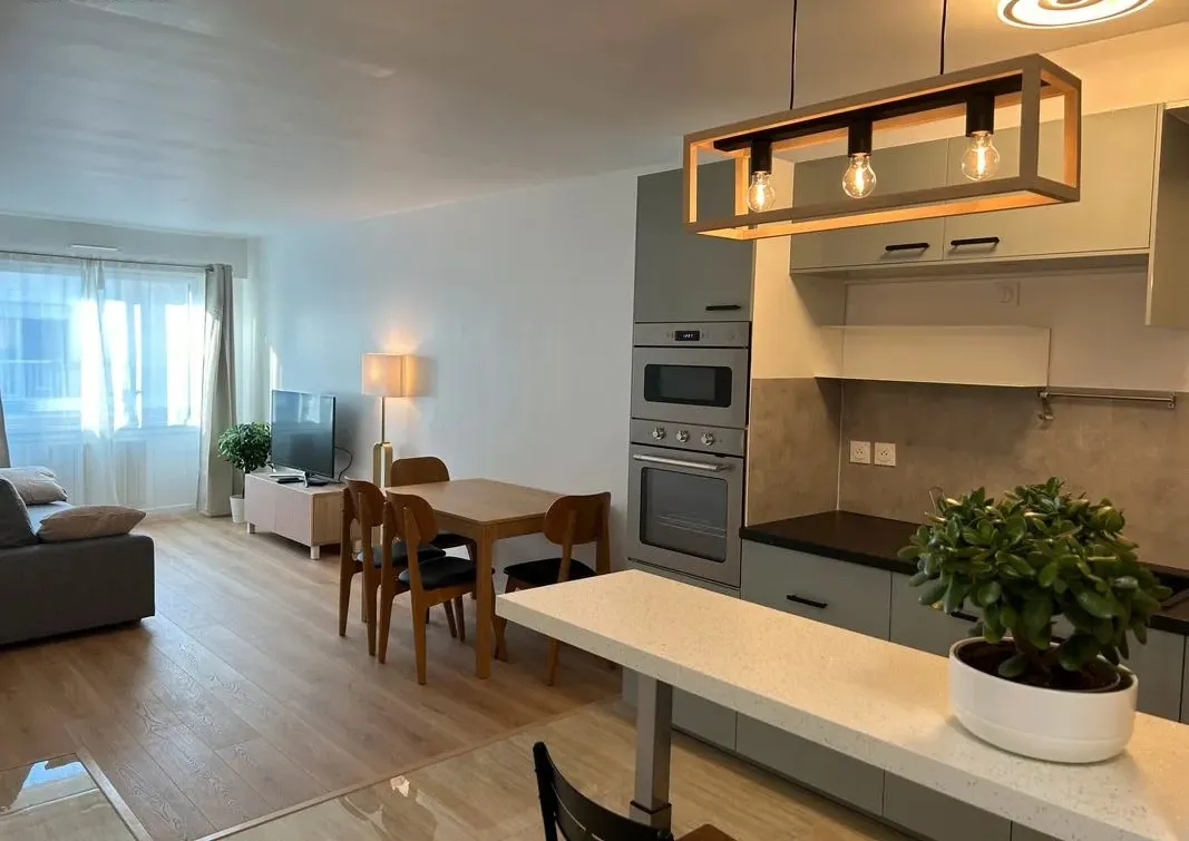 Location Paris Appartement 675ad6f03066