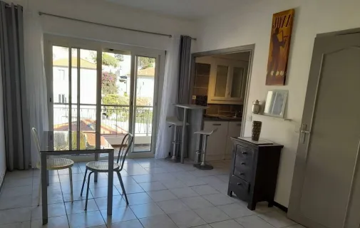 Location Nice Appartement 67615d13696f