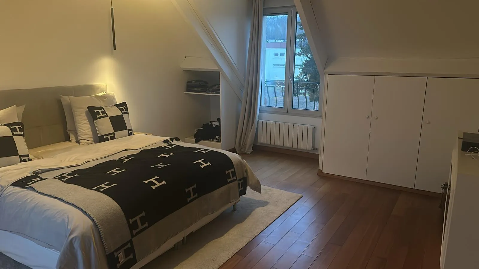 Location Suresnes Maison 6790f04bdb3b