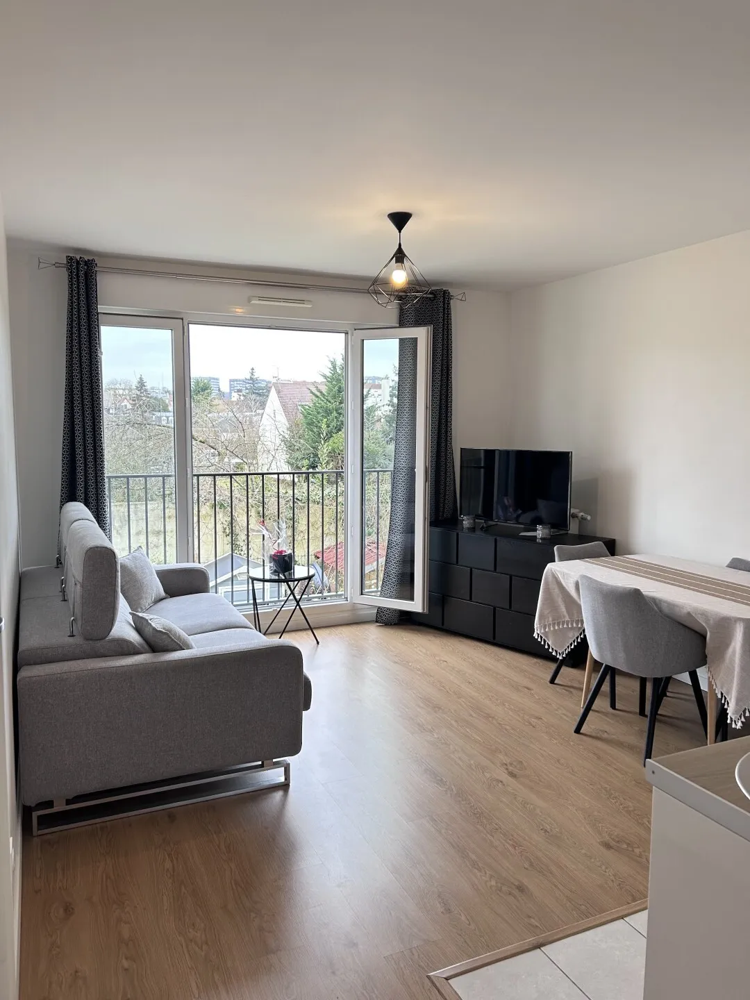 Location Rosny-sous-Bois Appartement 67b341534664