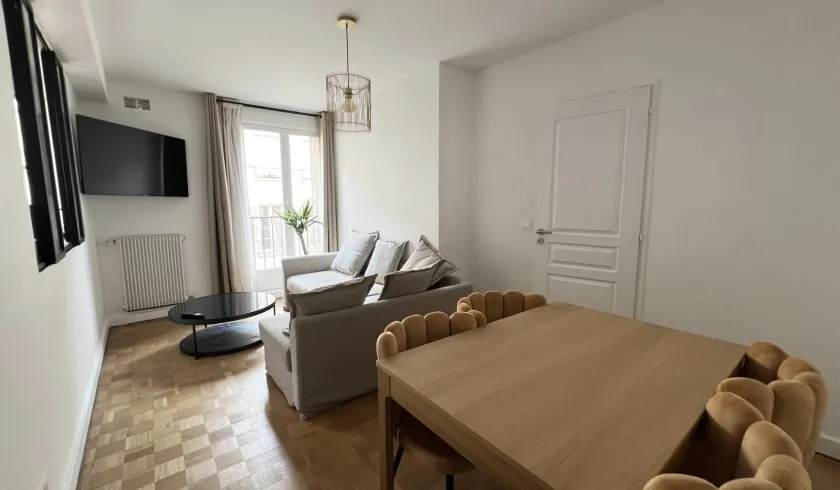 Location Versailles Appartement 67b495597d99