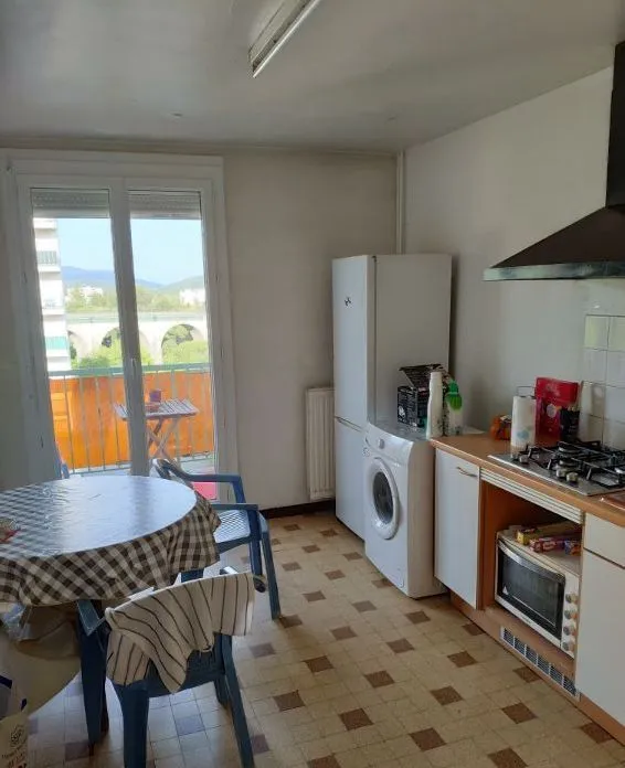 Location Saint-Antonin-sur-Bayon Appartement 9d4e2e5e