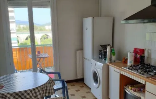 Location Saint-Antonin-sur-Bayon Appartement 9d4e2e5e