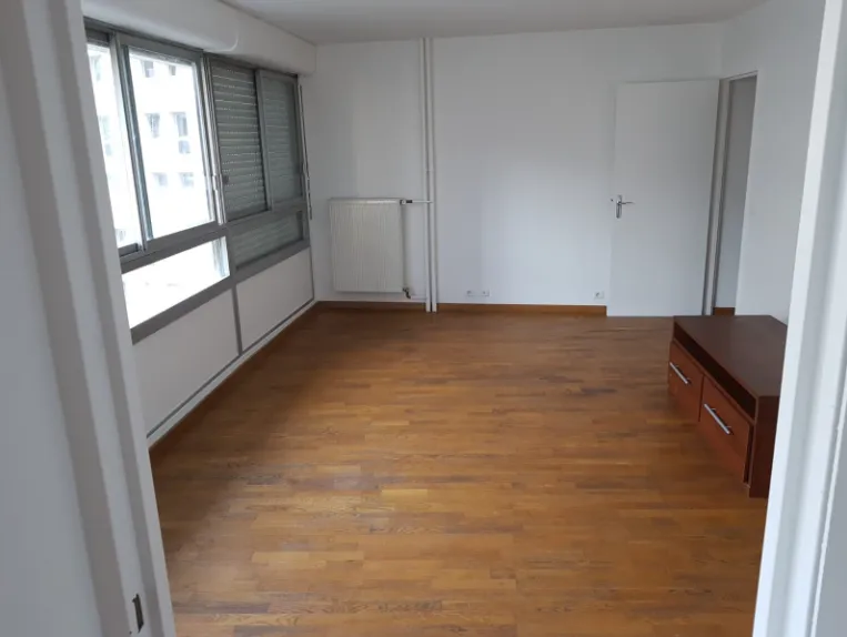 Location Courbevoie Appartement a2e8a95d