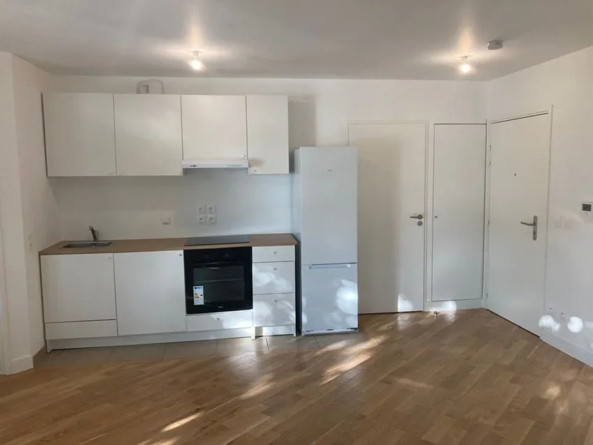 Location Courbevoie Appartement c3c7d7ed