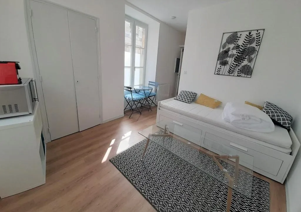 Location Neuilly-sur-Seine Appartement c989f429