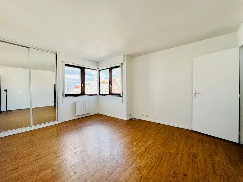 Location Courbevoie Appartement cf903e90