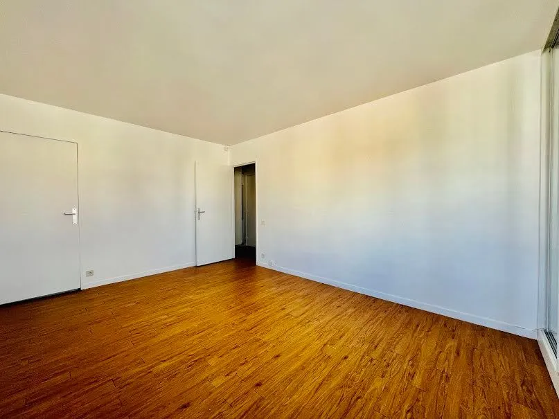 Location Courbevoie Appartement cf903e90