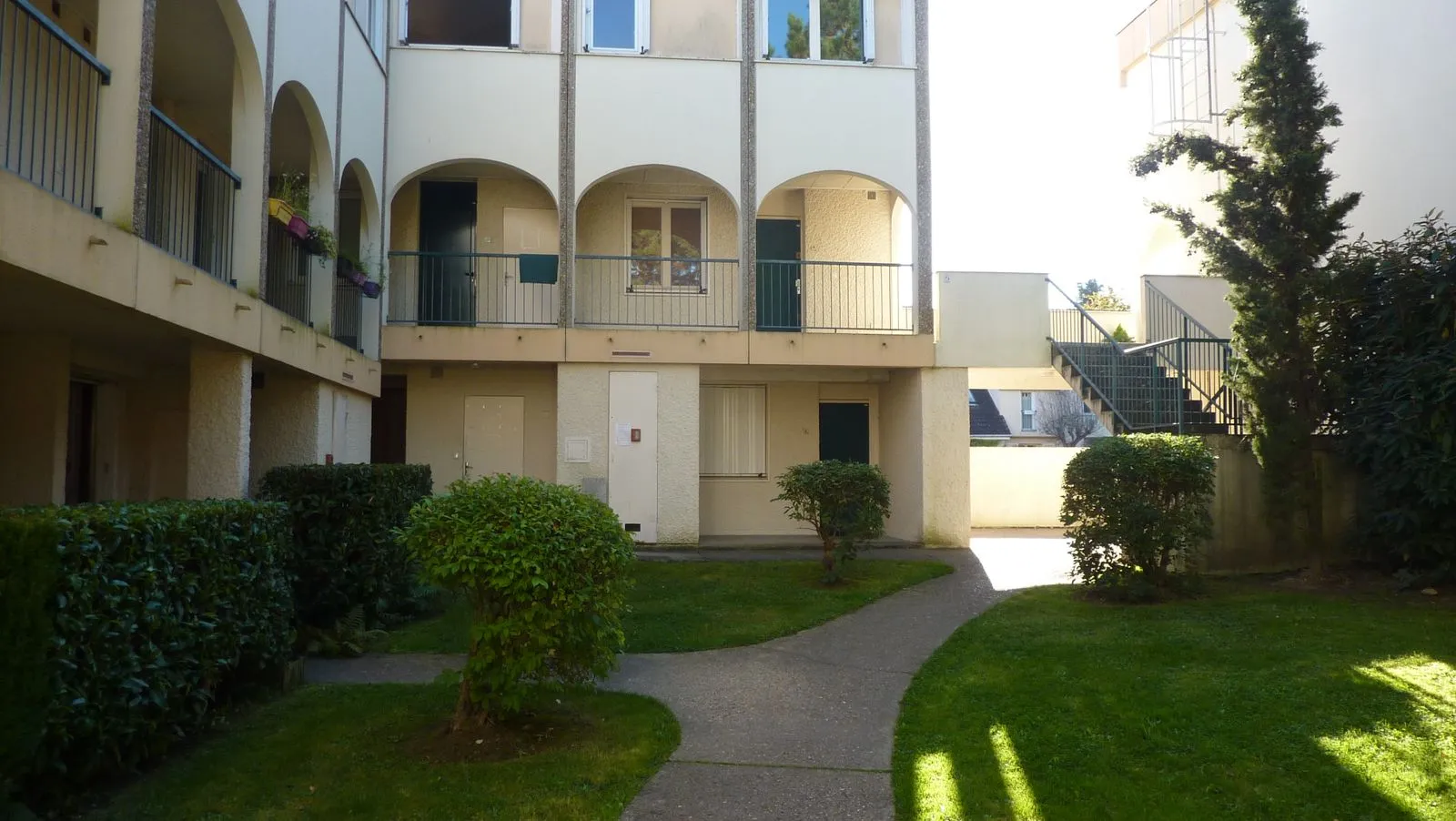 Location Montigny-le-Bretonneux Appartement d4dc15b7